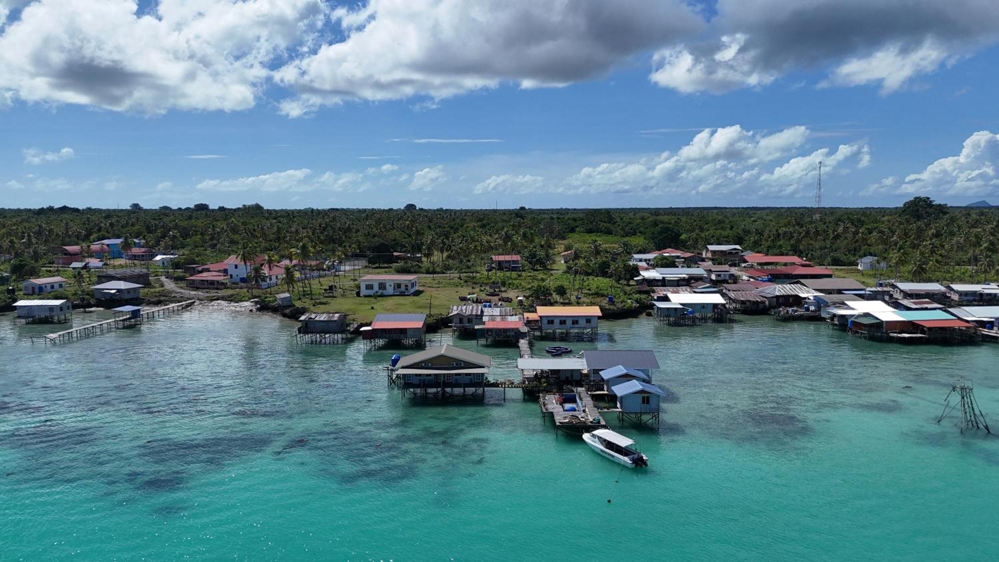 Hotel Bigfin Water Bungalow Semporna Zewnętrze zdjęcie